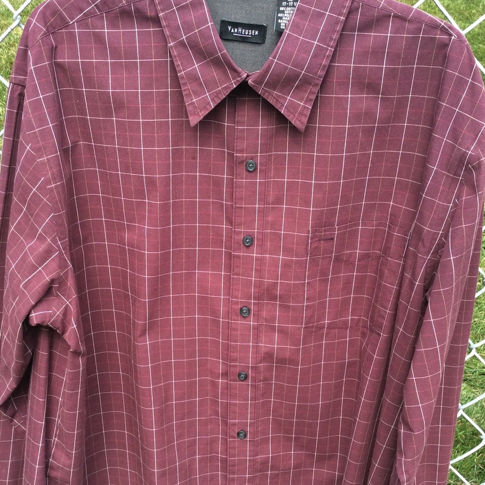 Van Huesen Button down XL 17-17.5 Men Casual Shirt